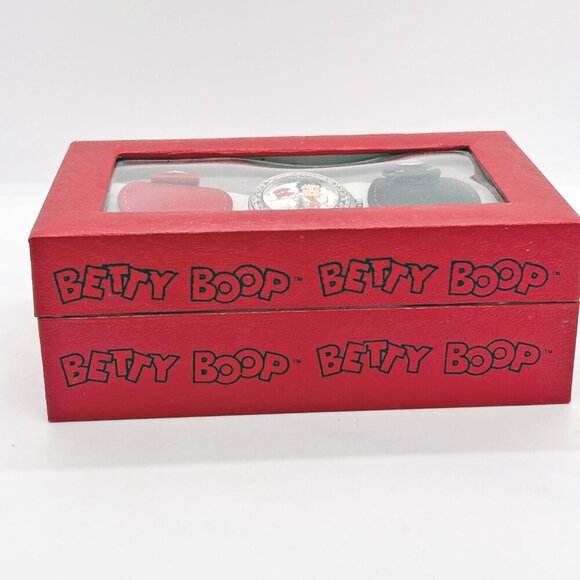 Betty Boop Watch set with 3 leather bands, New in Box - NEW BATTERY - Picture 5 of 7